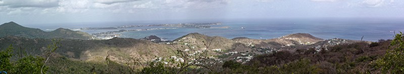 Vue vers le SW de St Martin depuis la route du Pic Paradis